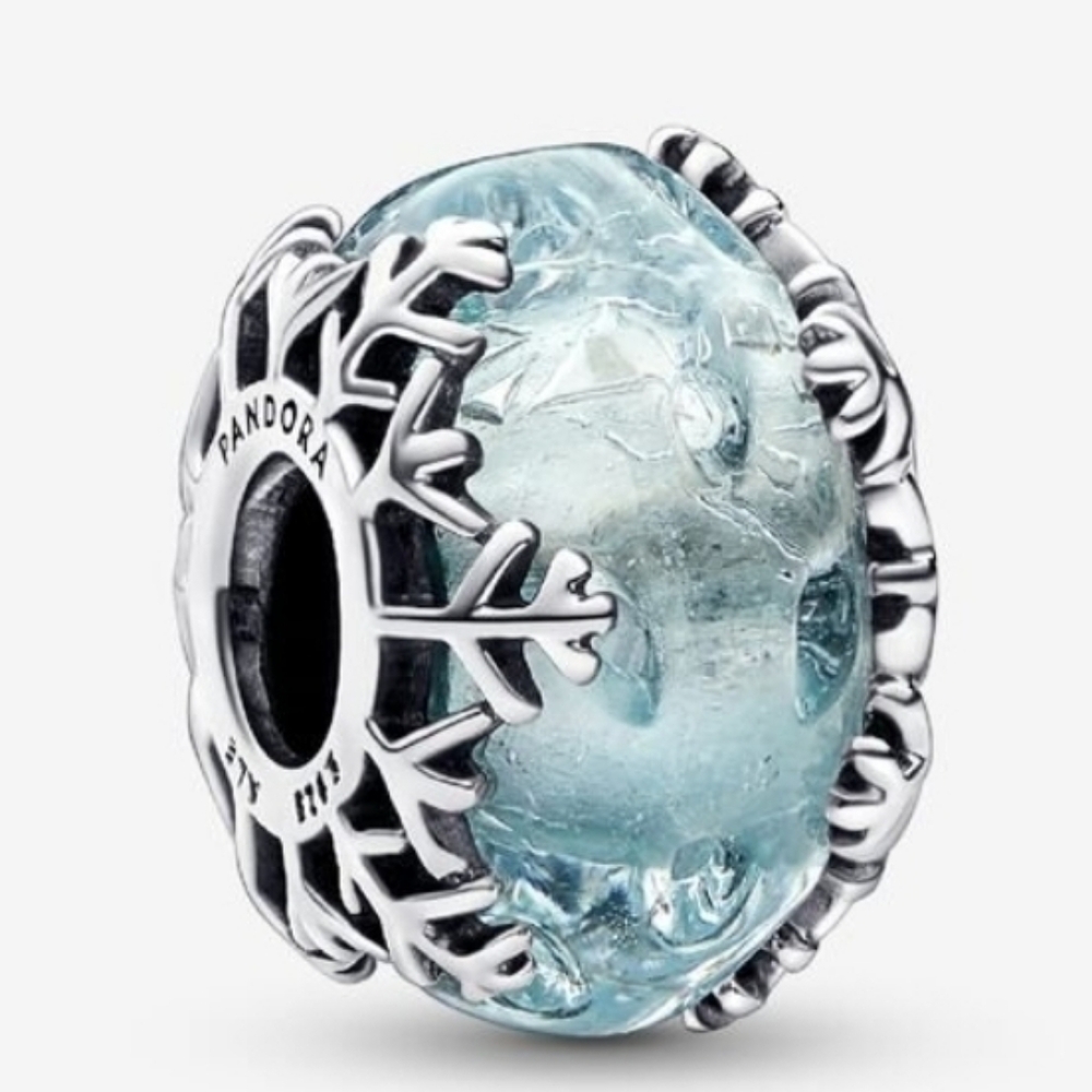 Authentic NEW Pandora Winter Blue Snowflake Murano Charm S925ALE